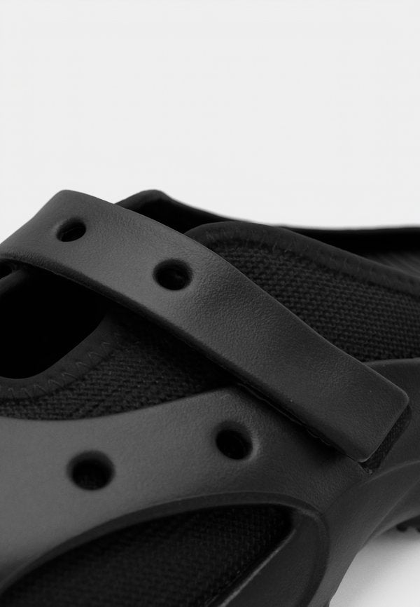 Crocs CAGED MULE