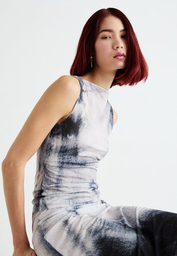 Weekday ANNIE SLEEVELESS
