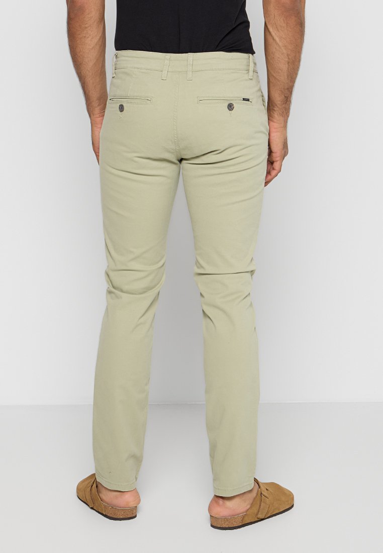 Lindbergh Chino Media 3