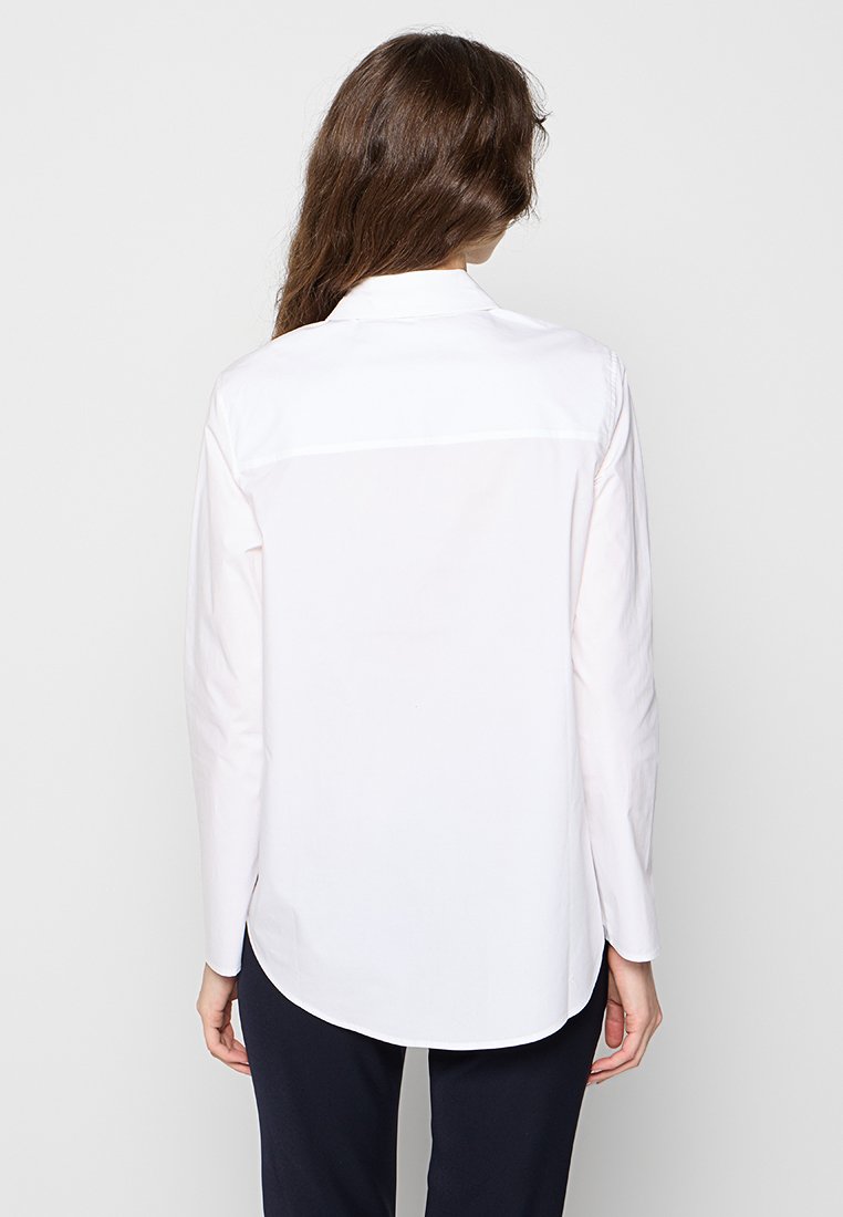 REGULAR FIT Media 3
