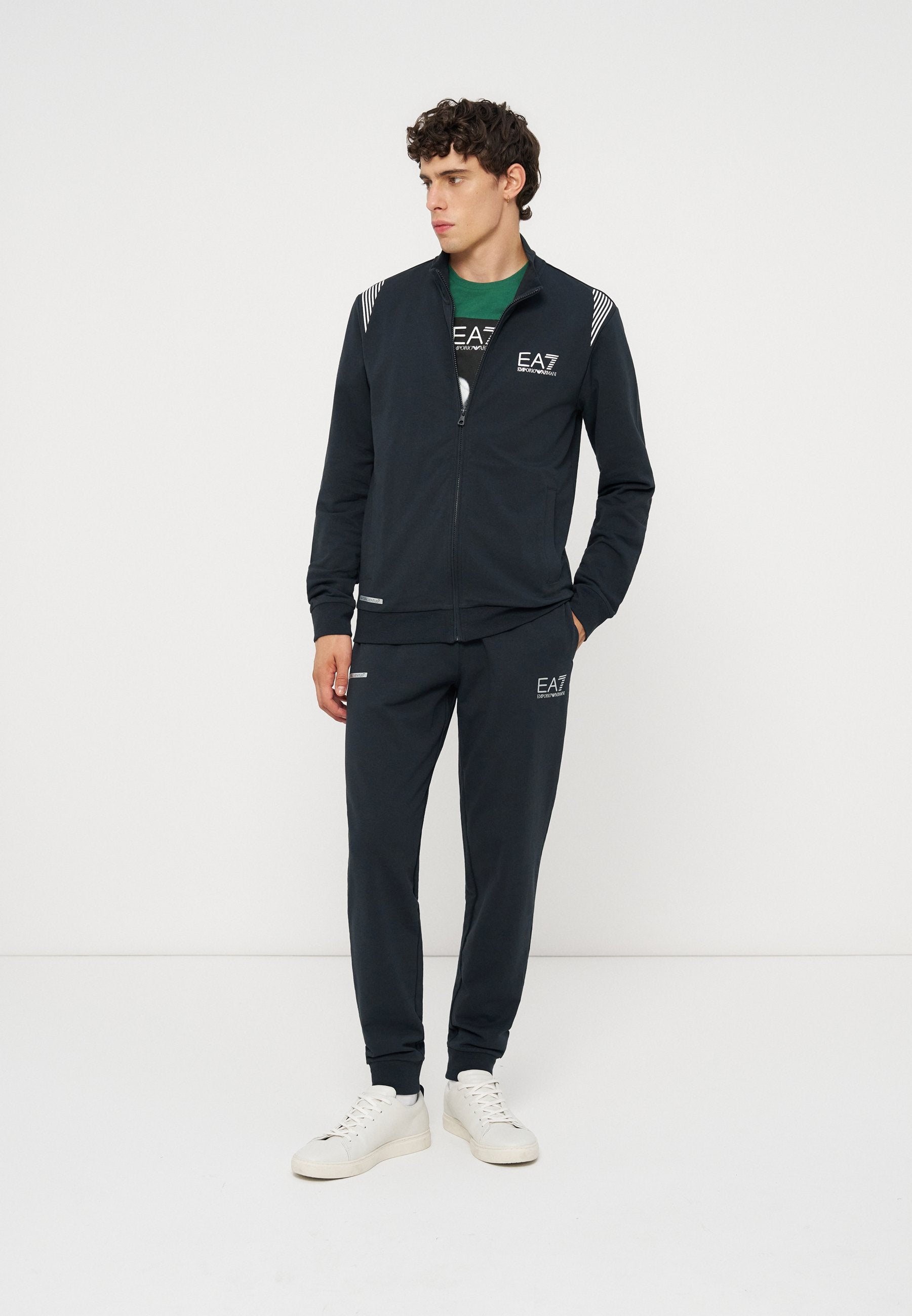 EA7 Emporio Armani Trainingsanzug Media 3