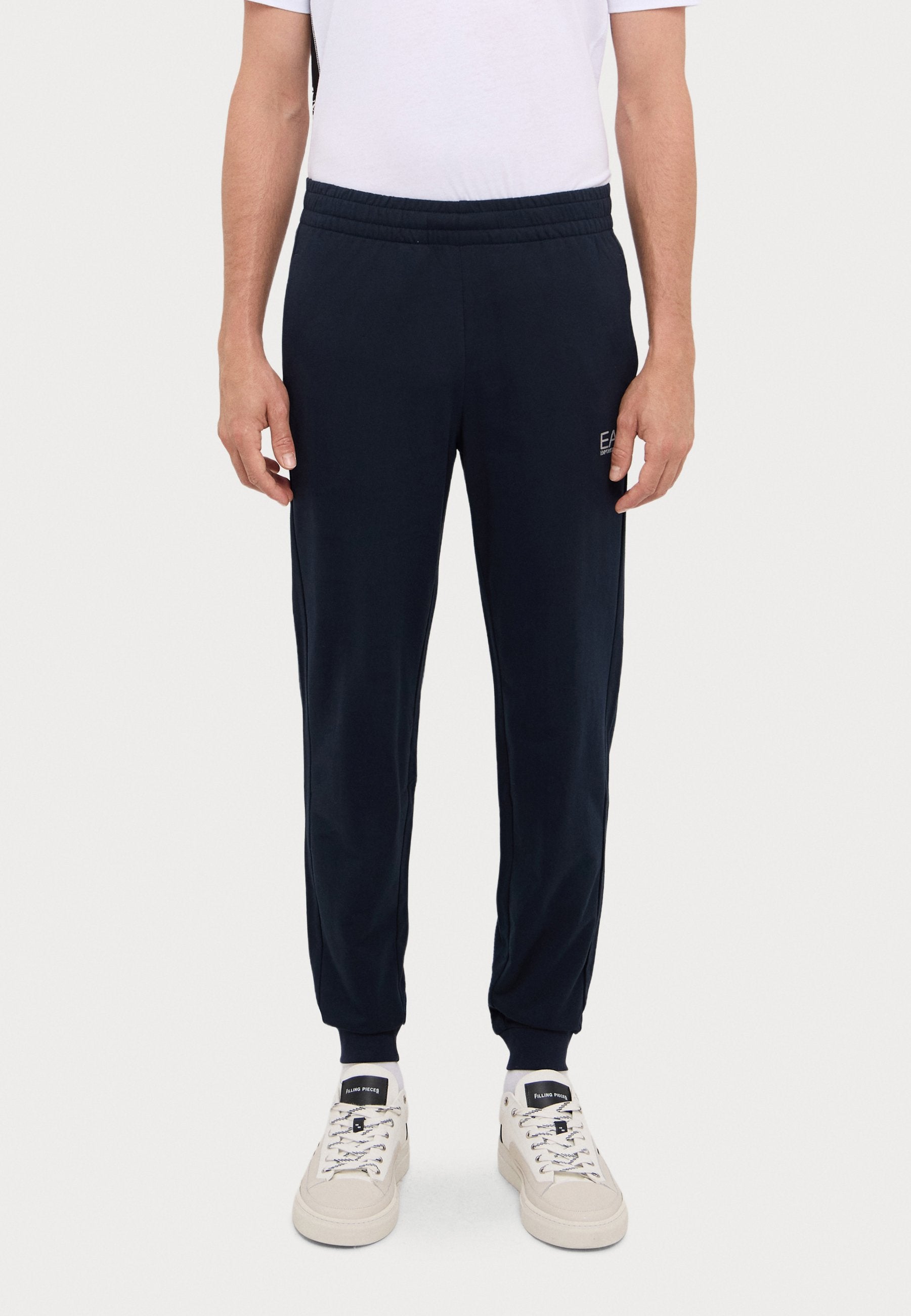 TRAIN CORE PANTS Media 5