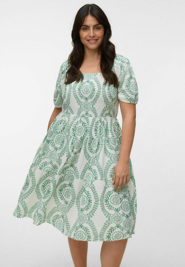 Vero Moda Curve Smock VMCROKAYA Midi - Day dress - snow white