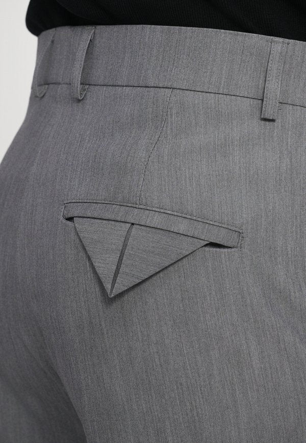 Essential Collective TAILORED SINGLE PLEAT TROUSER