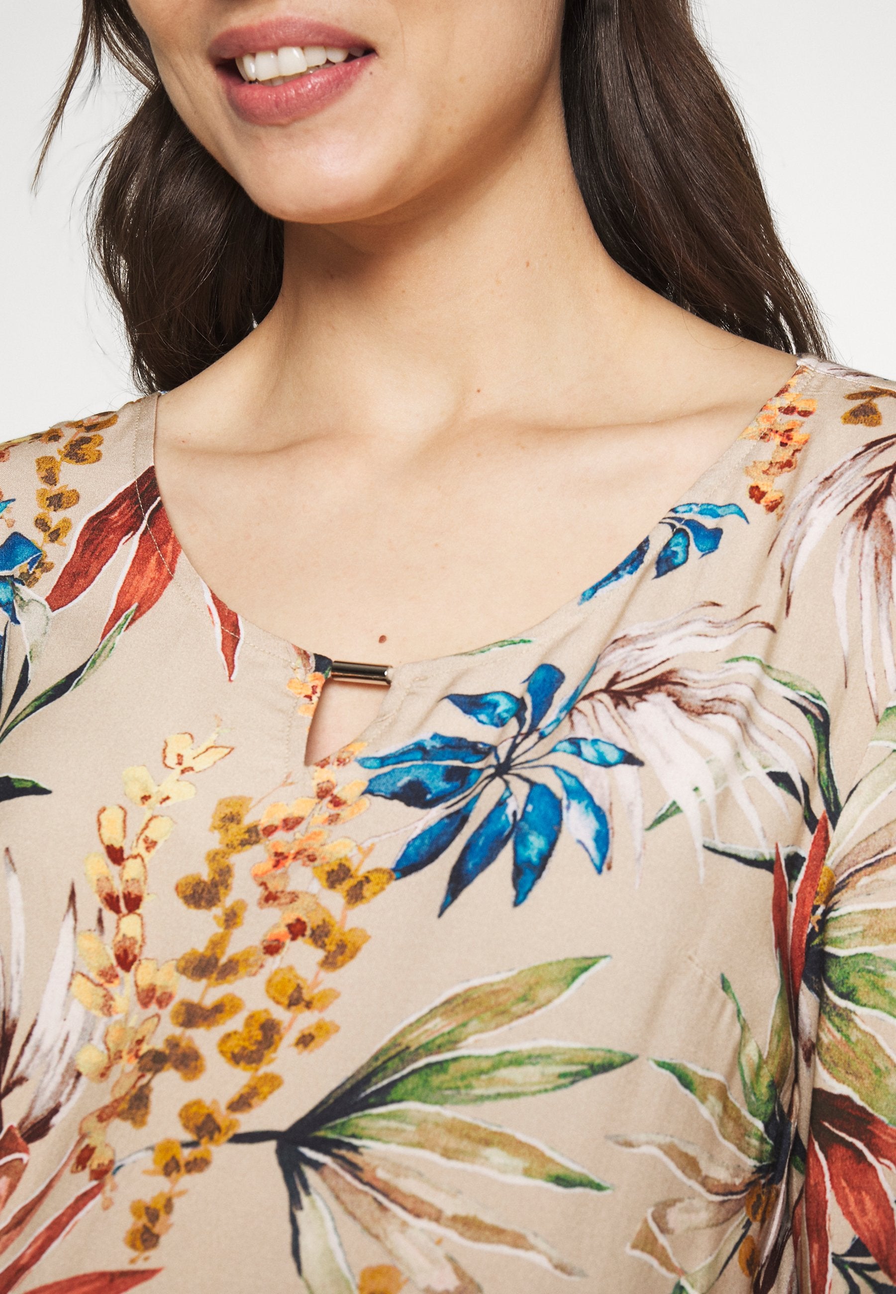 LOVE2WAIT BLOUSE FLOWERDESSIN