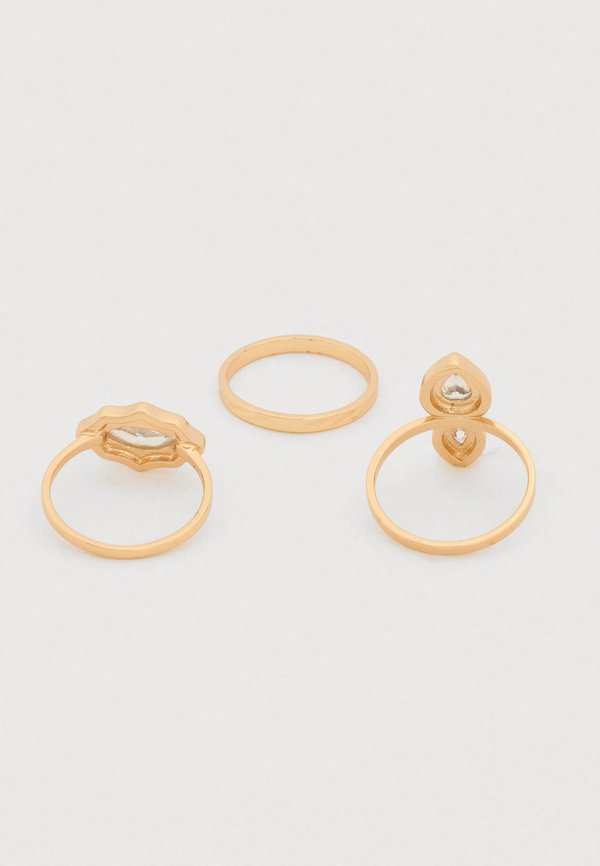 ALDO STARTORIAL SET
