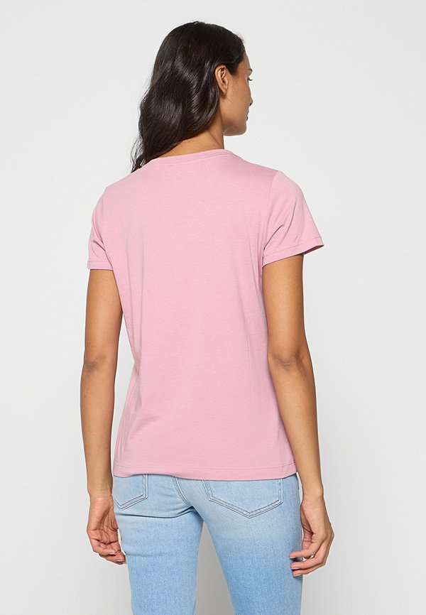 DKNY