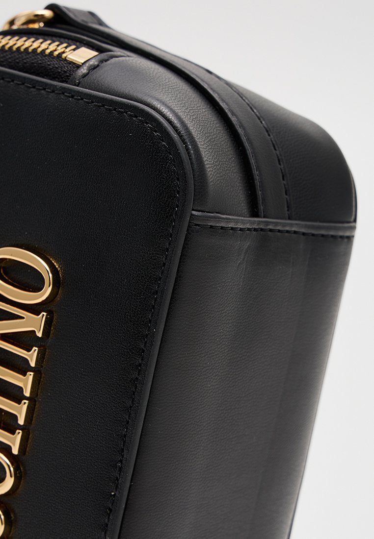 Love Moschino