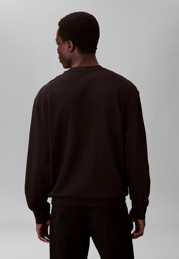 Calvin Klein SPORTSWEAR GRAPHIC CREWNECK STANDARD LOGO