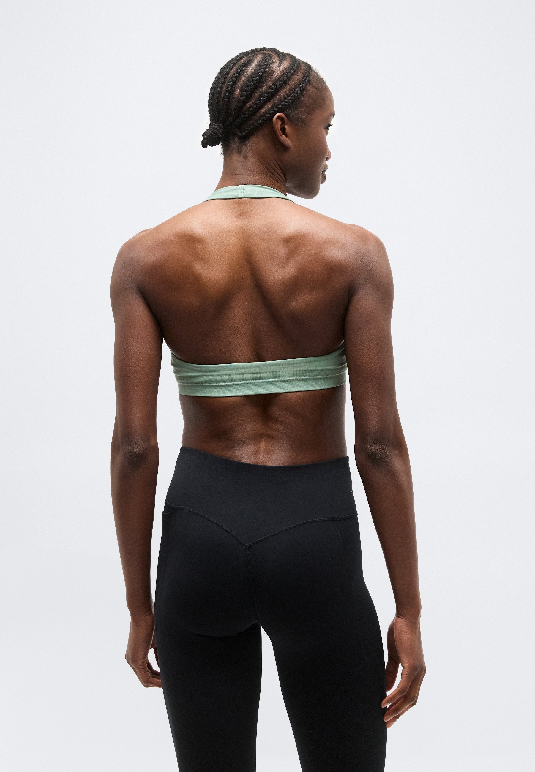 ICANIWILL DEFINE SEAMLESS HALTER SPORTS BRA