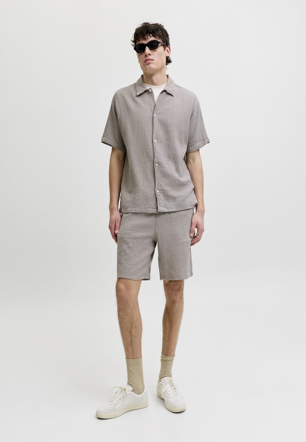 Jack & Jones JORNANTUCKET CLOTH SHIRT SET - Shorts - vintage khaki