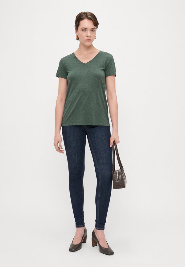 ONLY Tall ONLBEA V NECK GLITTER