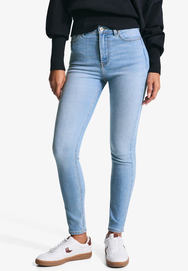 Bershka Jeans Skinny Fit - light blue