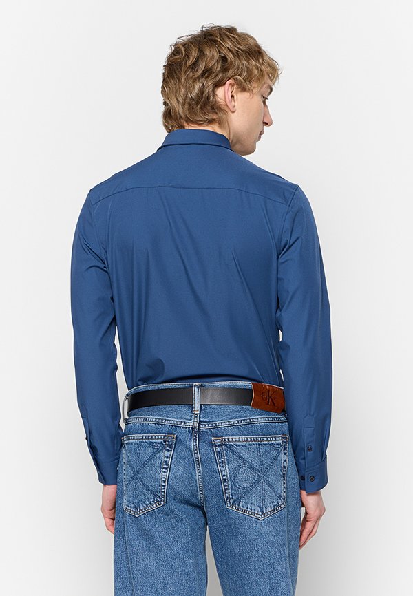 Calvin Klein SLIM FIT