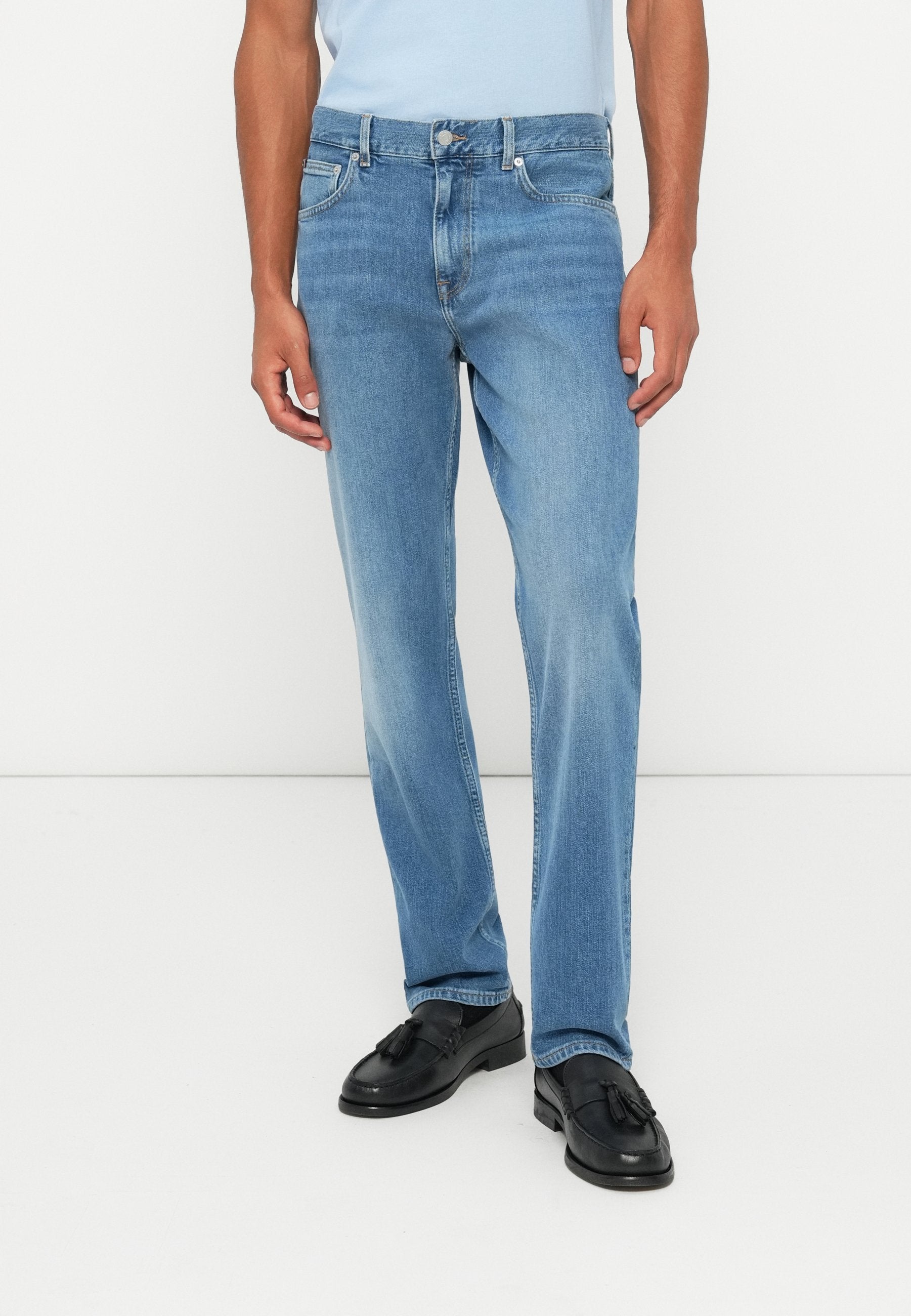 DENTON STRAIGHT LEG JEANS Media 3