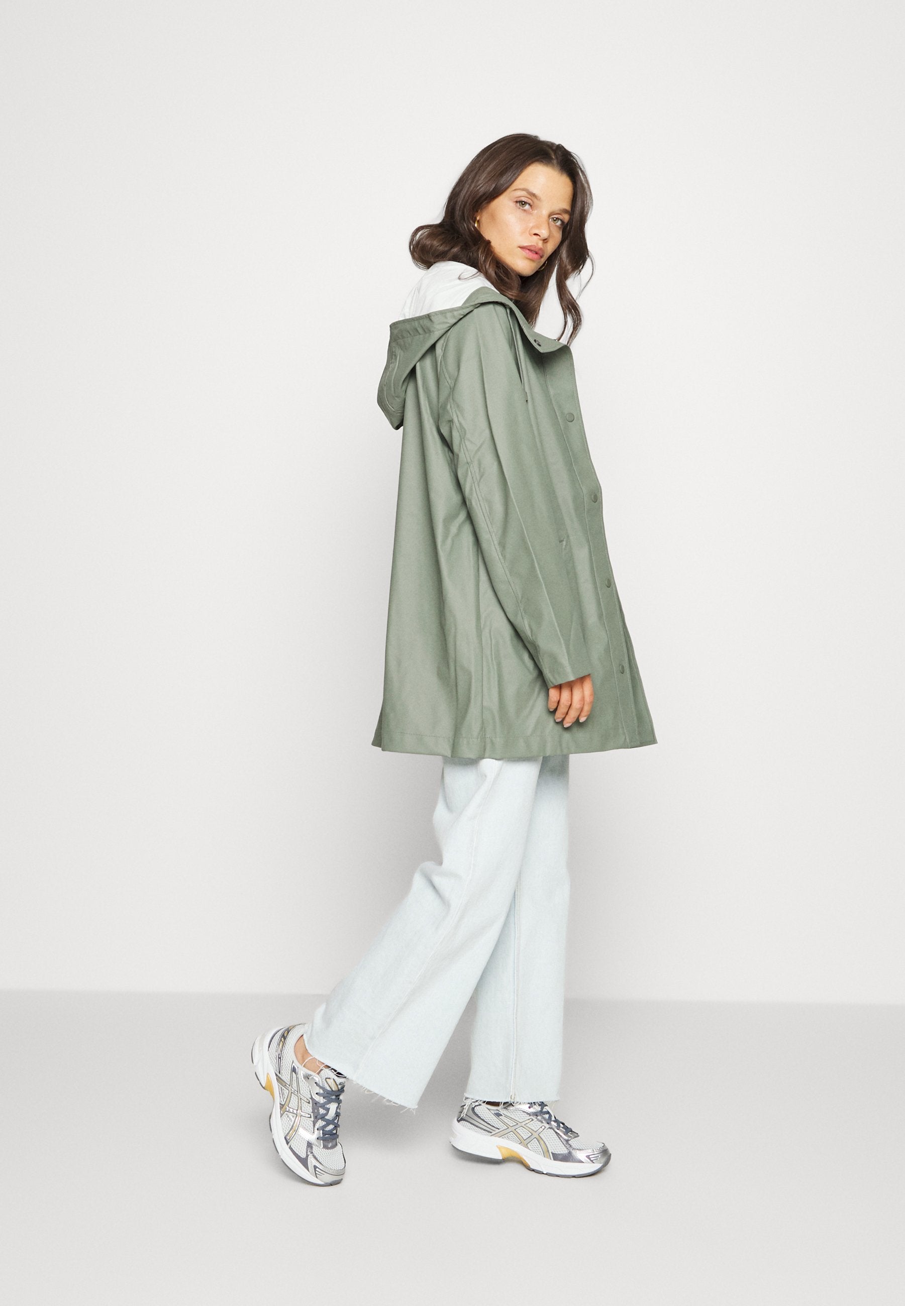 ONLELLEN RAINCOAT Media 2