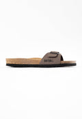 Braune Korksohle Riemchensandalen mit verstellbarem Riemen und schwarzem Schnallen, "BAYTON"-Markierung und schwarzer strukturiertem Gummi-Außensohle.