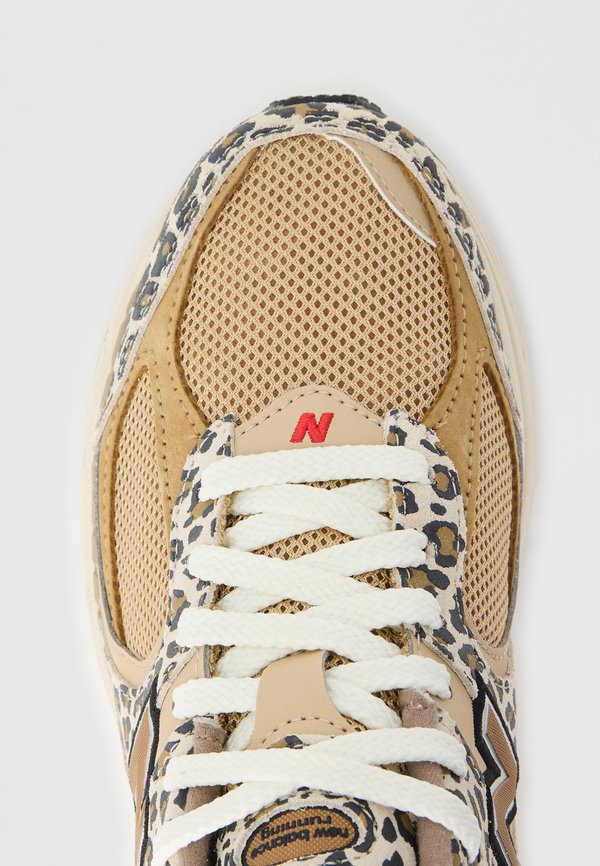 New Balance 2002R