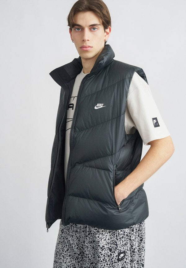 Nike Sportswear WINDRUNNER VEST - Waistcoat - black/white
