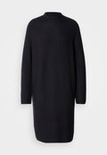 STAND UP COLLAR Media 1