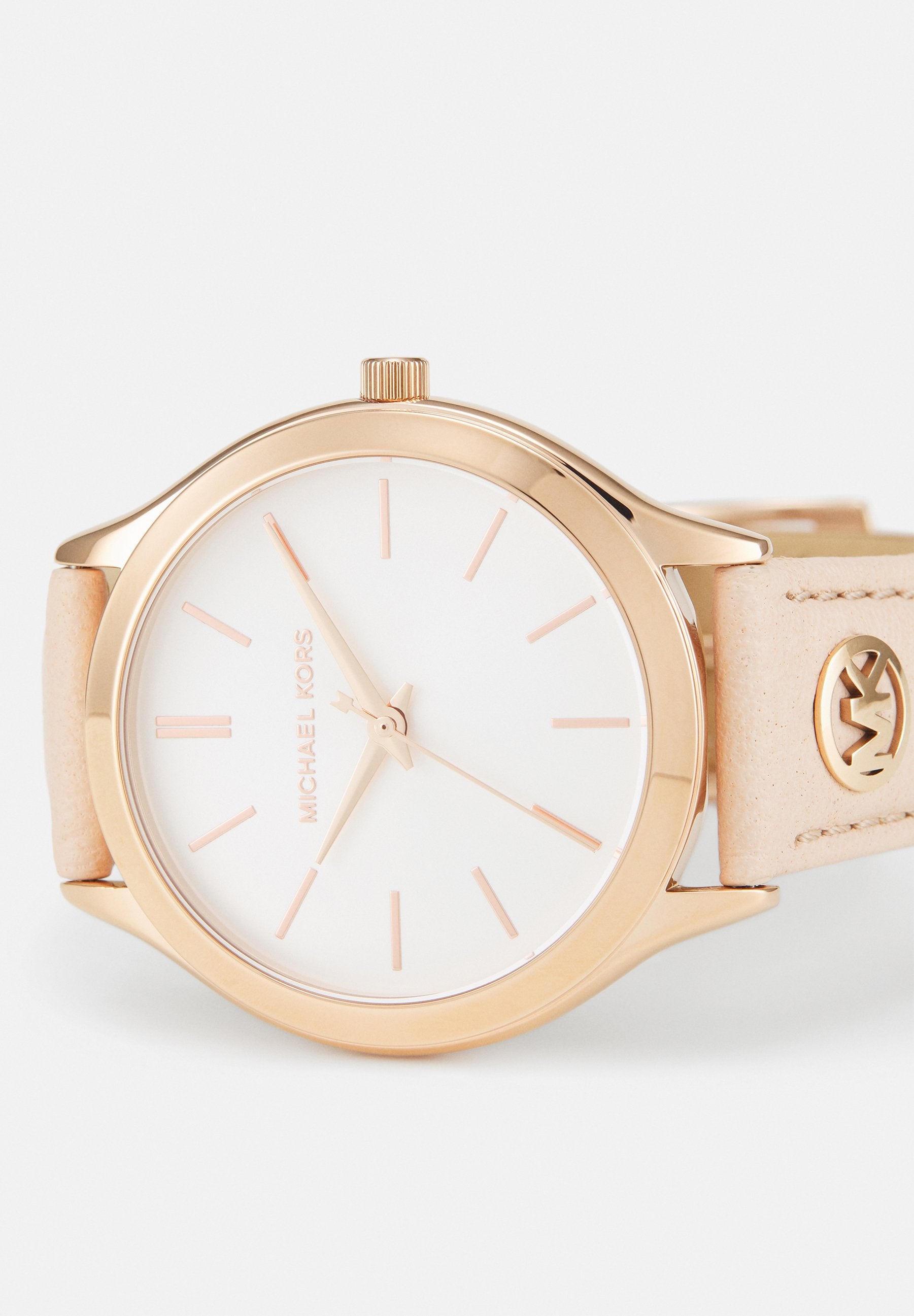 SLIM RUNWAY WATCH Media 5