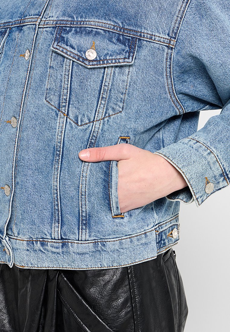MOSCHINO JEANS