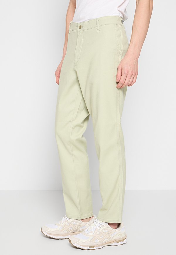 DOCKERS