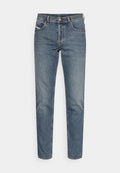 Helle blaue Jeans aus Denim mit geradem Bein, fünf Taschen Design und kontrastierenden Nähten. Verfügt über einen Knopfverschluss und Gürtelschlaufen.