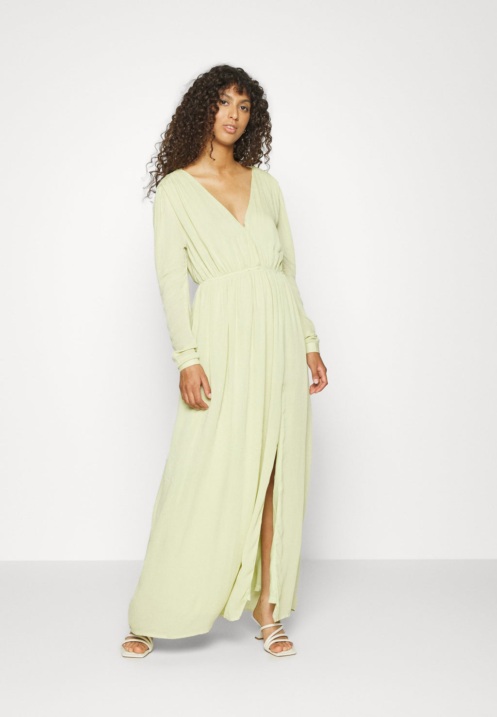 NA-KD FLOWY DRESS