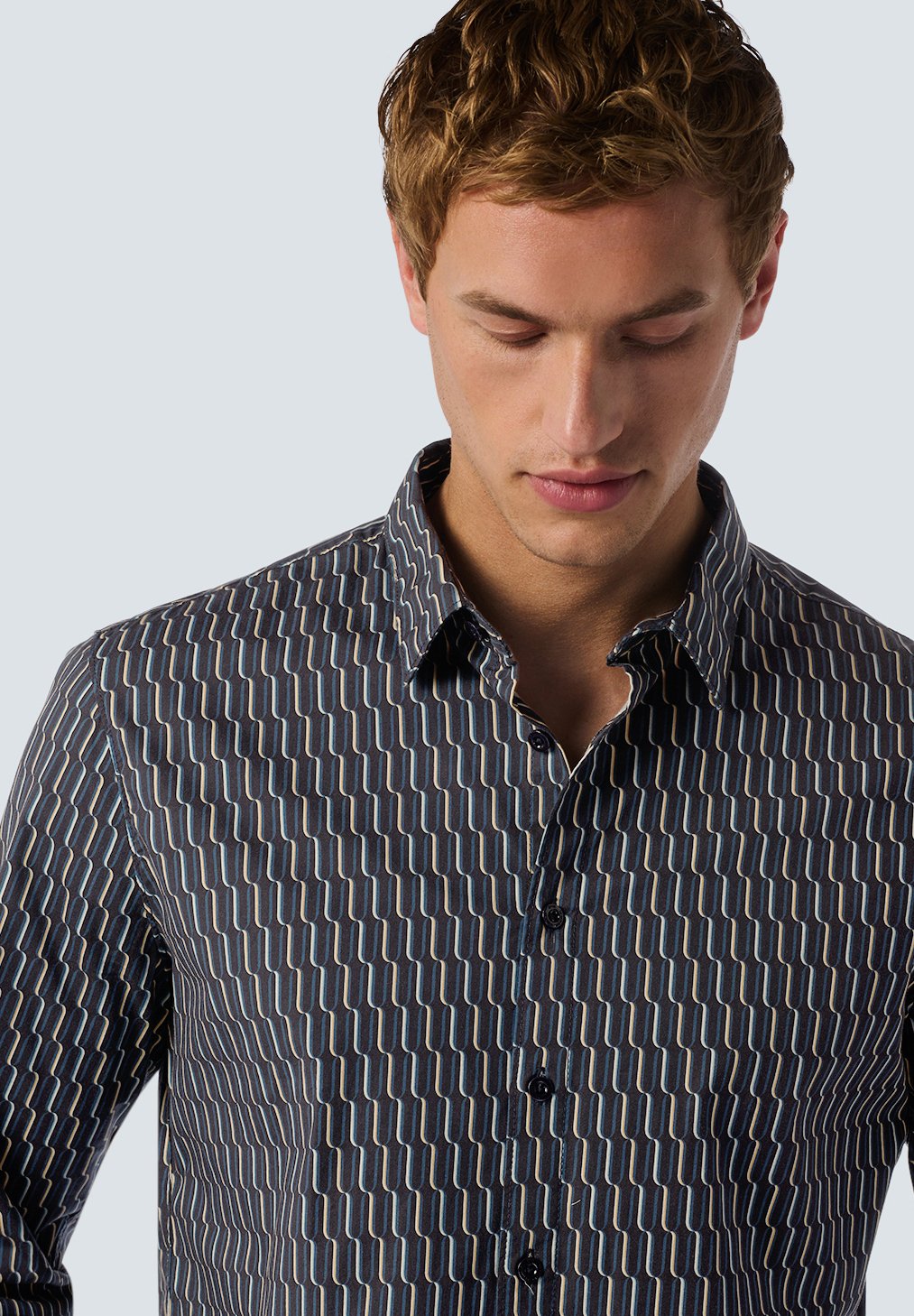 STYLISH WINTER WITH DYNAMIC ALL-OVER PATTERN Media 6