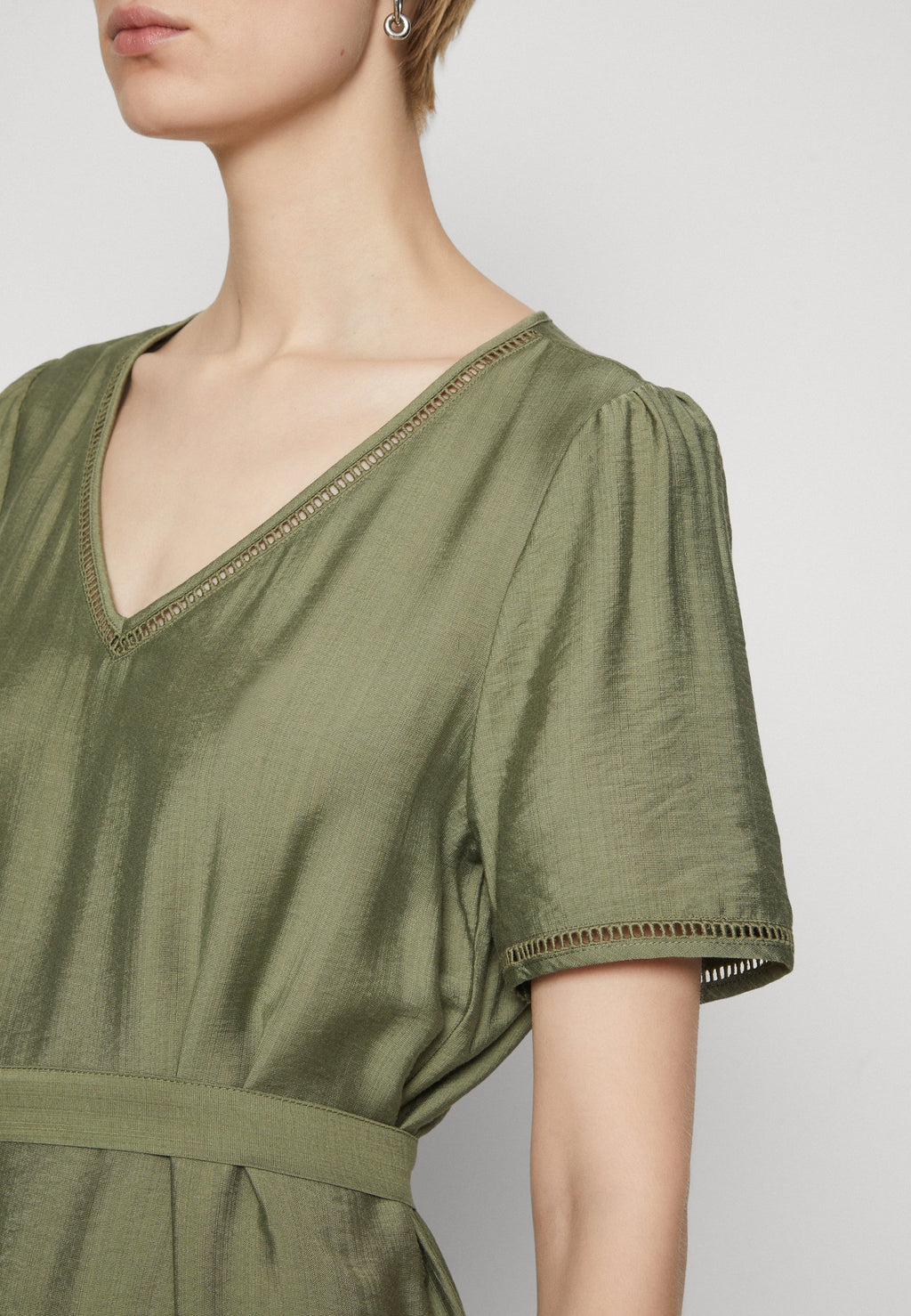 ONLCELINE PAULA V NECK DRESS  Media 6