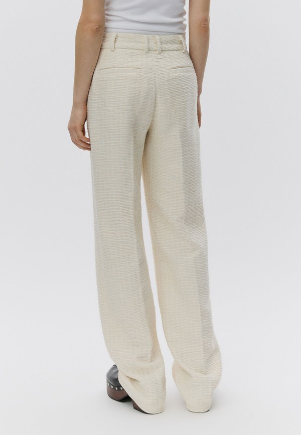 DAY Birger et Mikkelsen LILIANE MODERN