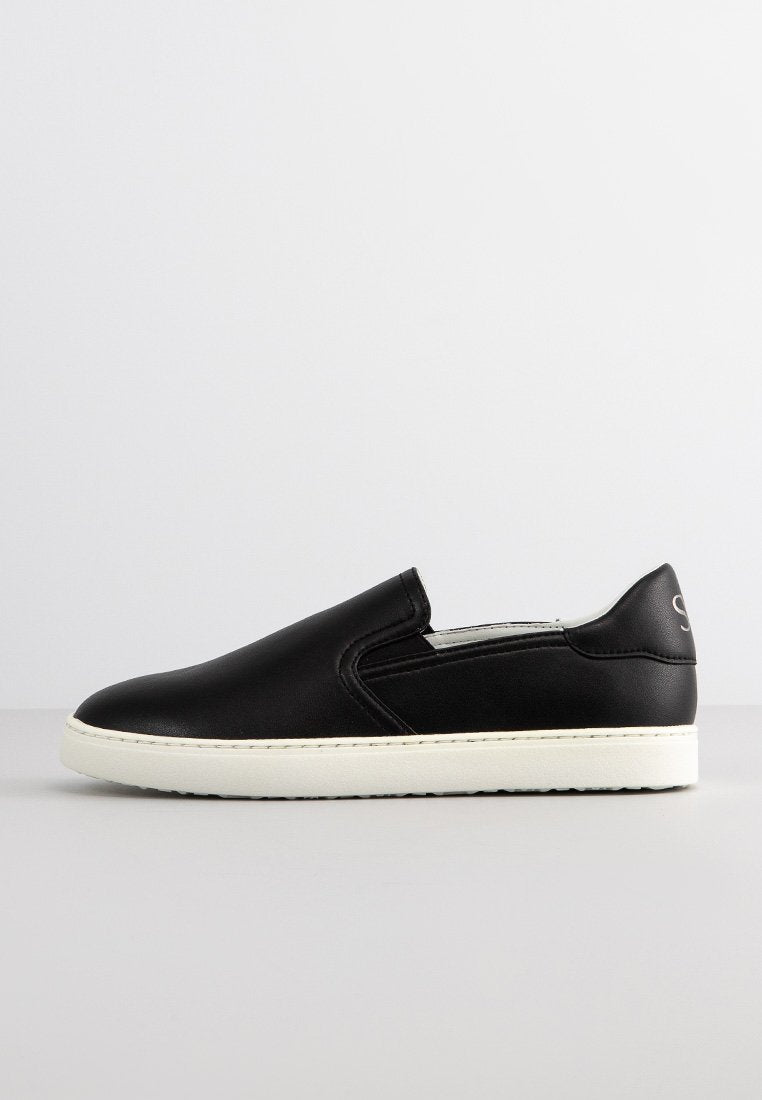 Stuart Weitzman DARYL