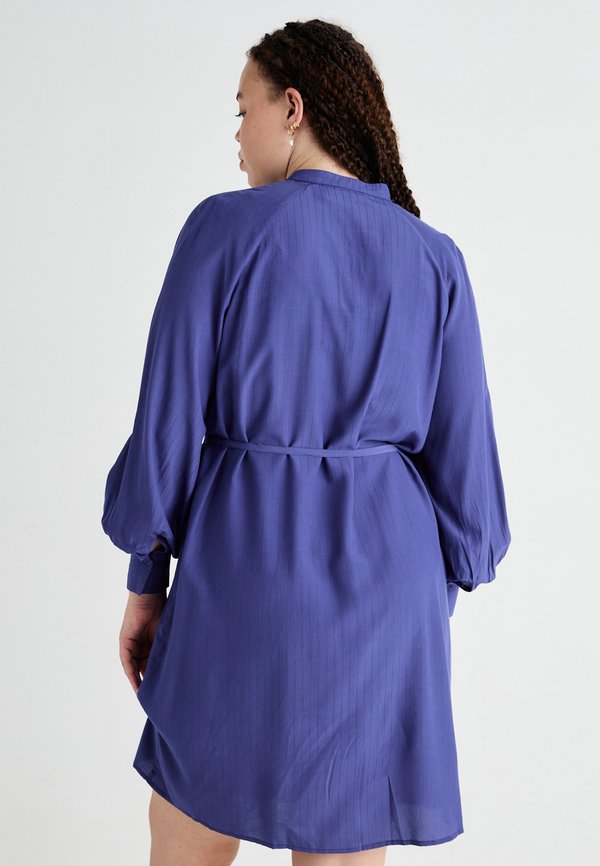 ONLY Carmakoma CARMYRNA KNEE DRESS