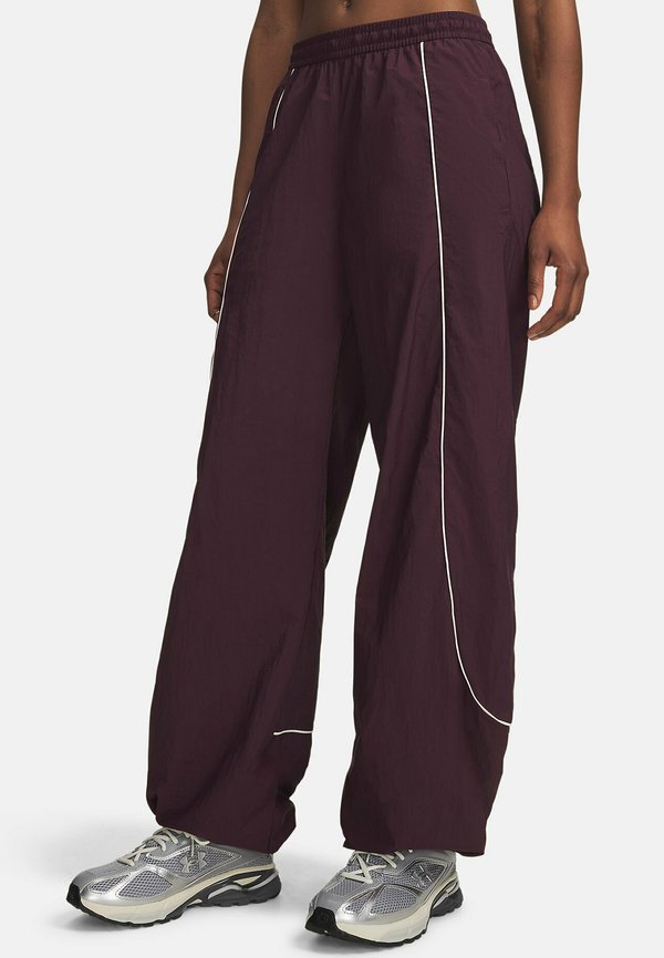 Under Armour UNSTOPPABLE WOVEN WIND - Trousers - ox blood