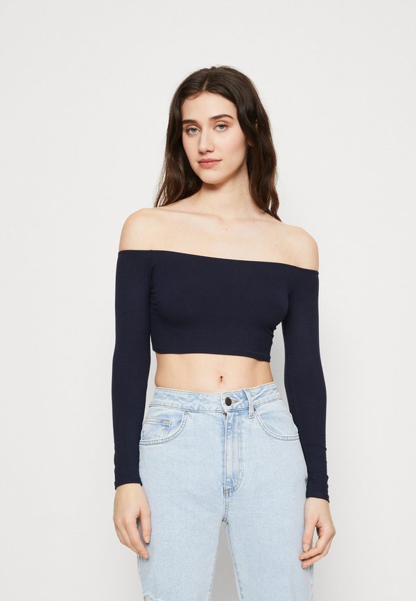 WAL G. HOLLIE OFF SHOULDER CROP