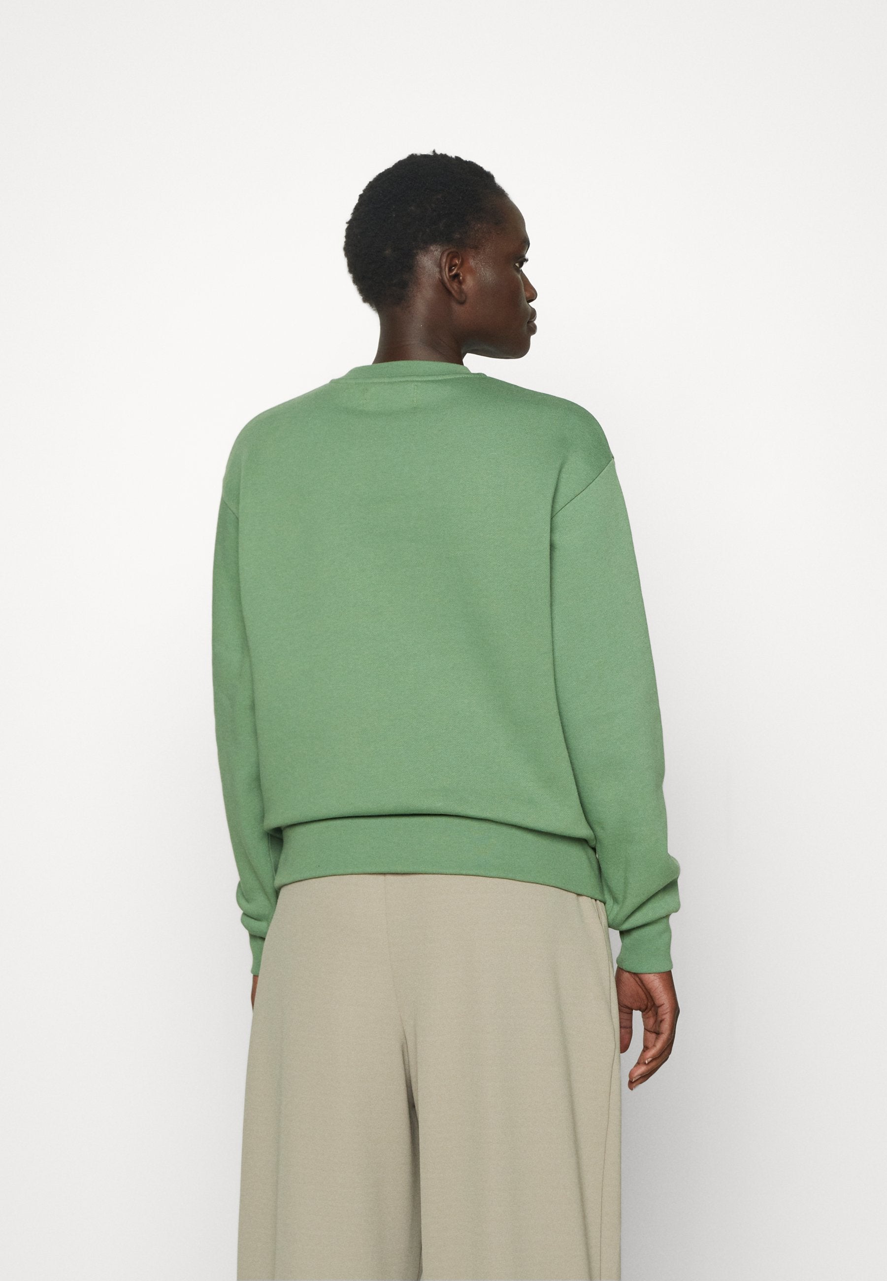 7 DAYS Active CREW NECK