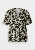 SHORT SLEEVE PLACKET AT FRONT Media 1