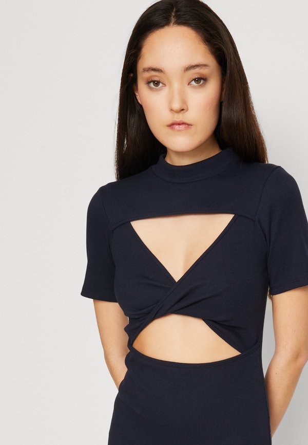 WAL G. WILLOW CUT OUT MINI