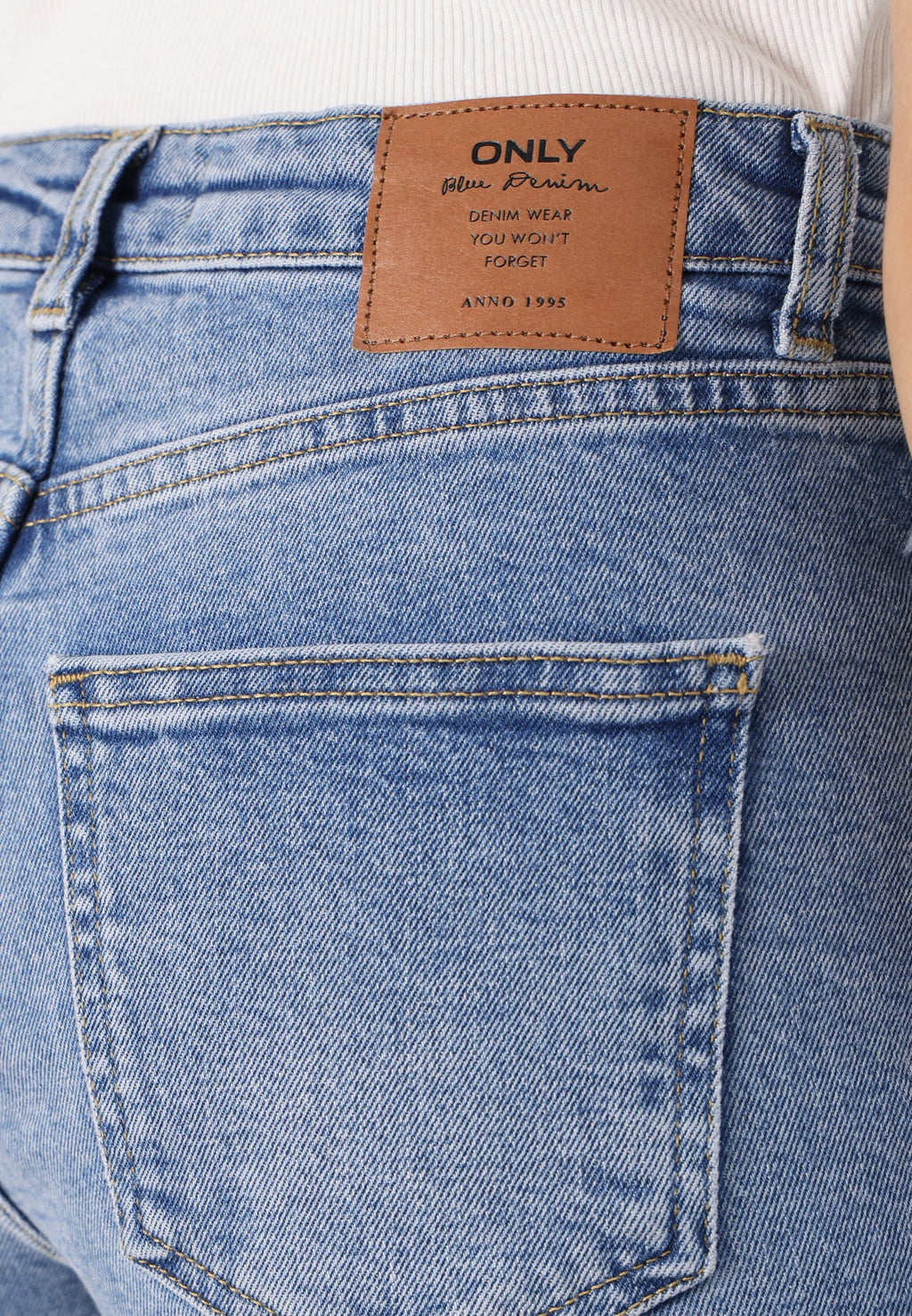 Mom fit ONLJUICY High waist Media 6