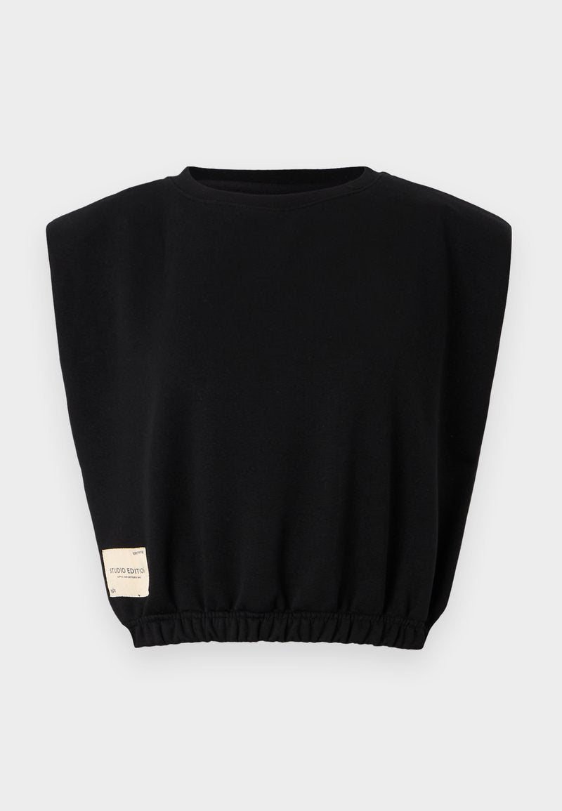 Schwarzes Kurzarm-Sweatshirt mit lockerer Passform, elastischem Saum und einem Etikett auf der linken Seite. Hergestellt aus weichem, bequemem Stoff.