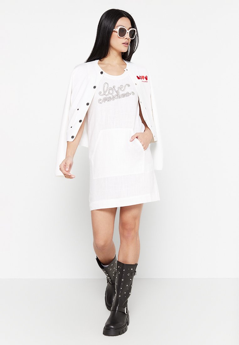 Love Moschino