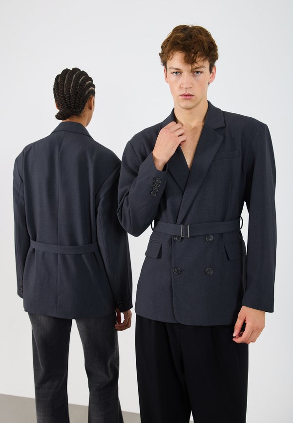 YOURTURN by Zalando UNISEX BELTED BLAZER