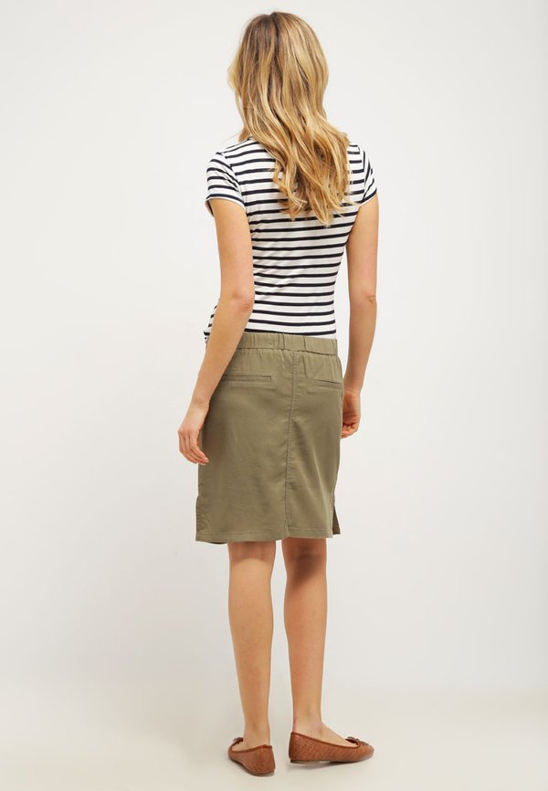 Esprit Maternity