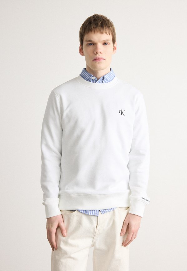 Calvin Klein Jeans ESSENTIAL