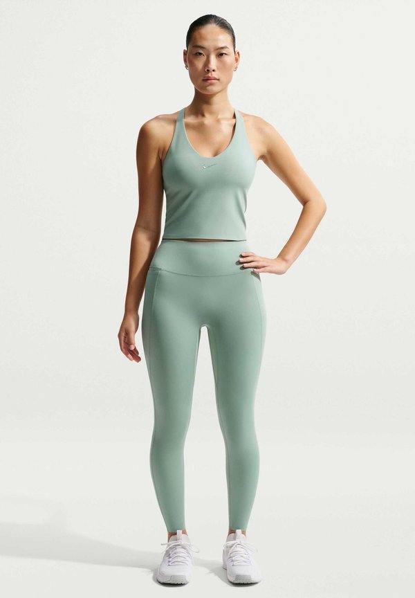 Nike Performance W NK DF UNVRSA HR 7/8 TGHT PKT - Leggings - steam/dutch green/mineral slate