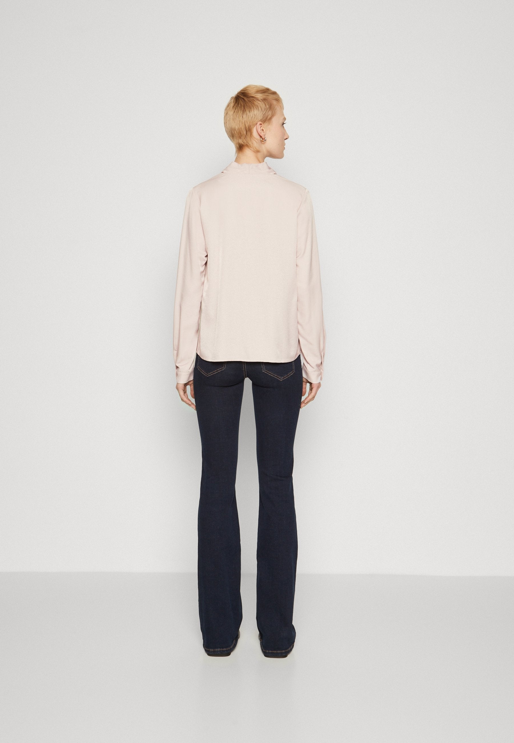 Anna Field Tall