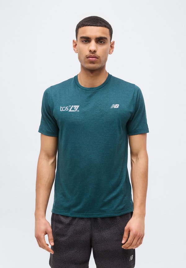 New Balance LONDON EDITION ATHLETICS - Sports T-shirt - medusa green