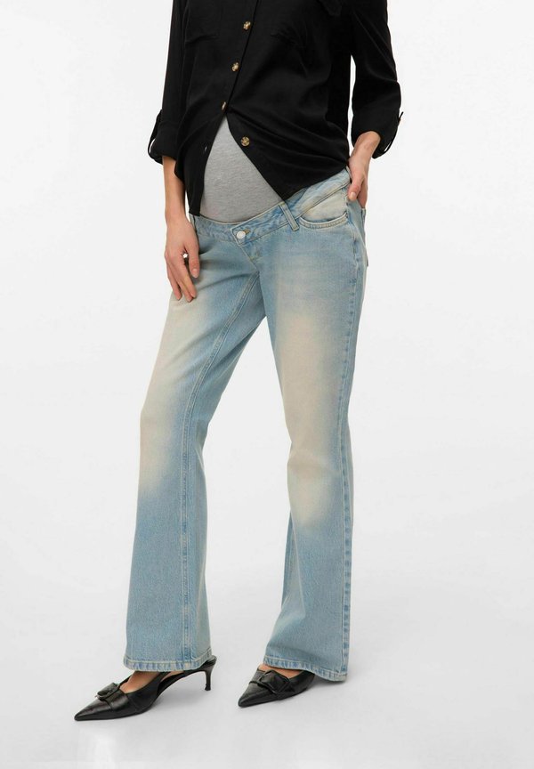 Vero Moda Flared maternity Fit - Flared Jeans - light blue denim