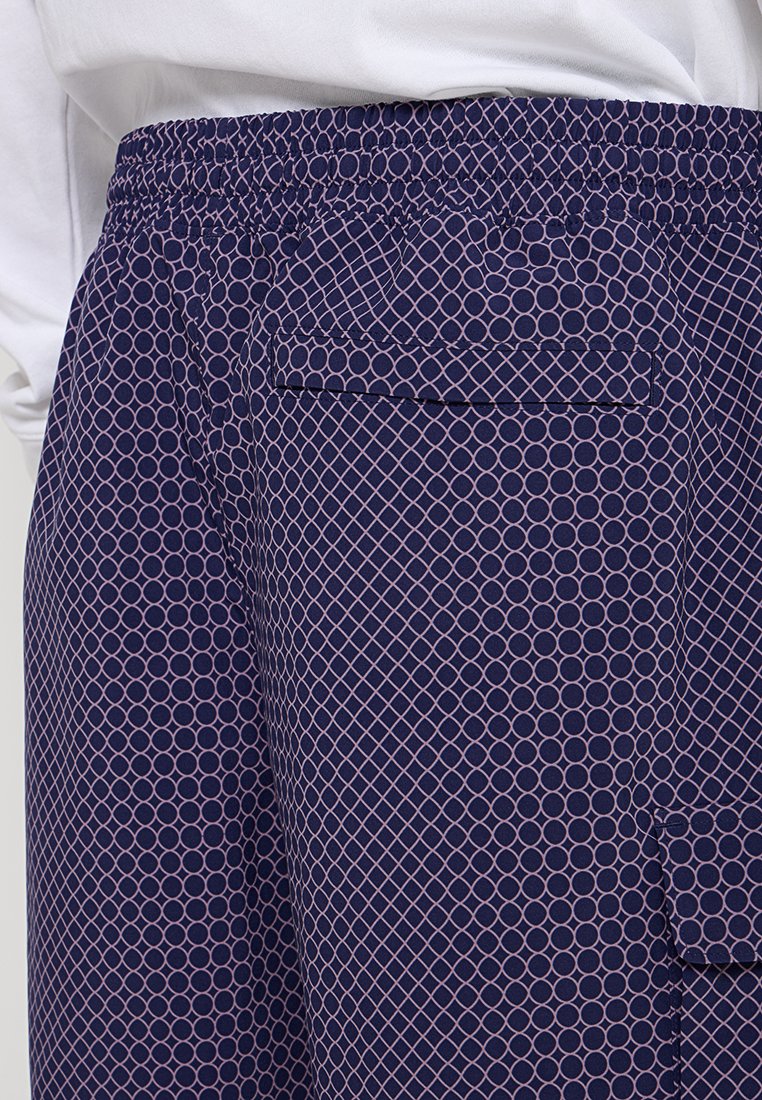 Under Armour LOOSE FIT